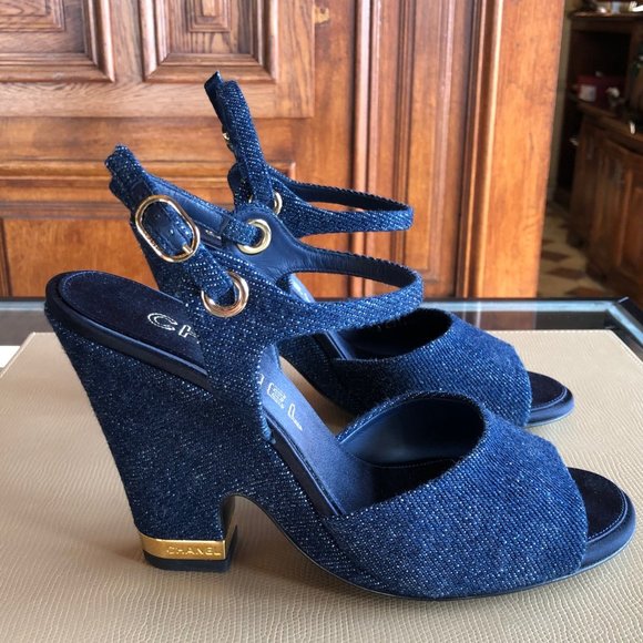 Chanel Chanel Denim Navy Blue Wedge Sandals NIB - Picture 10 of 10